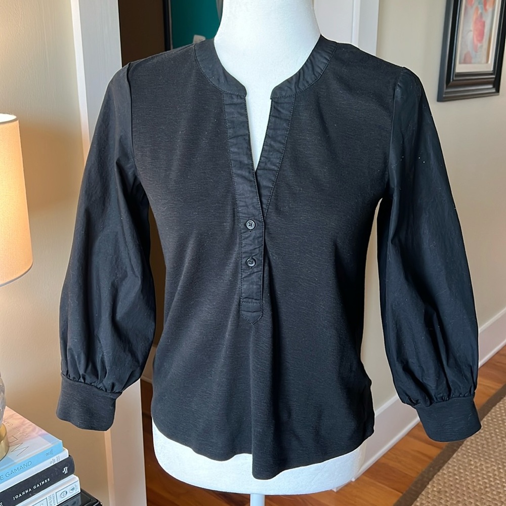 Banana Republic 3/4 sleeve fitted V neck shirt size S